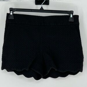 LOFT THE RIVIERA SHORT‎ BLACK SHORT W/SCALLOPED HEM LEFT SIDE ZIPPER 2 POCKETS